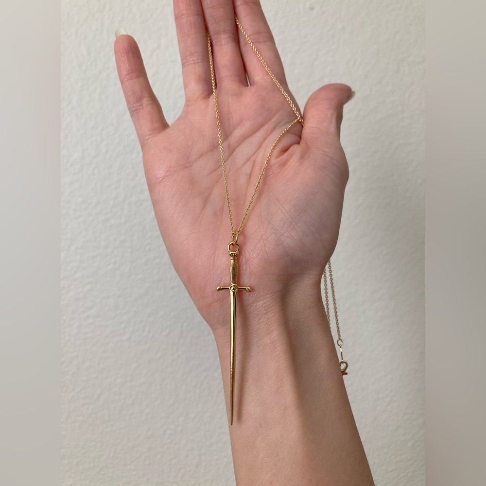 Vanessa Mooney sonnet of the sword gold dagger pendant necklace - Picture 3 of 12
